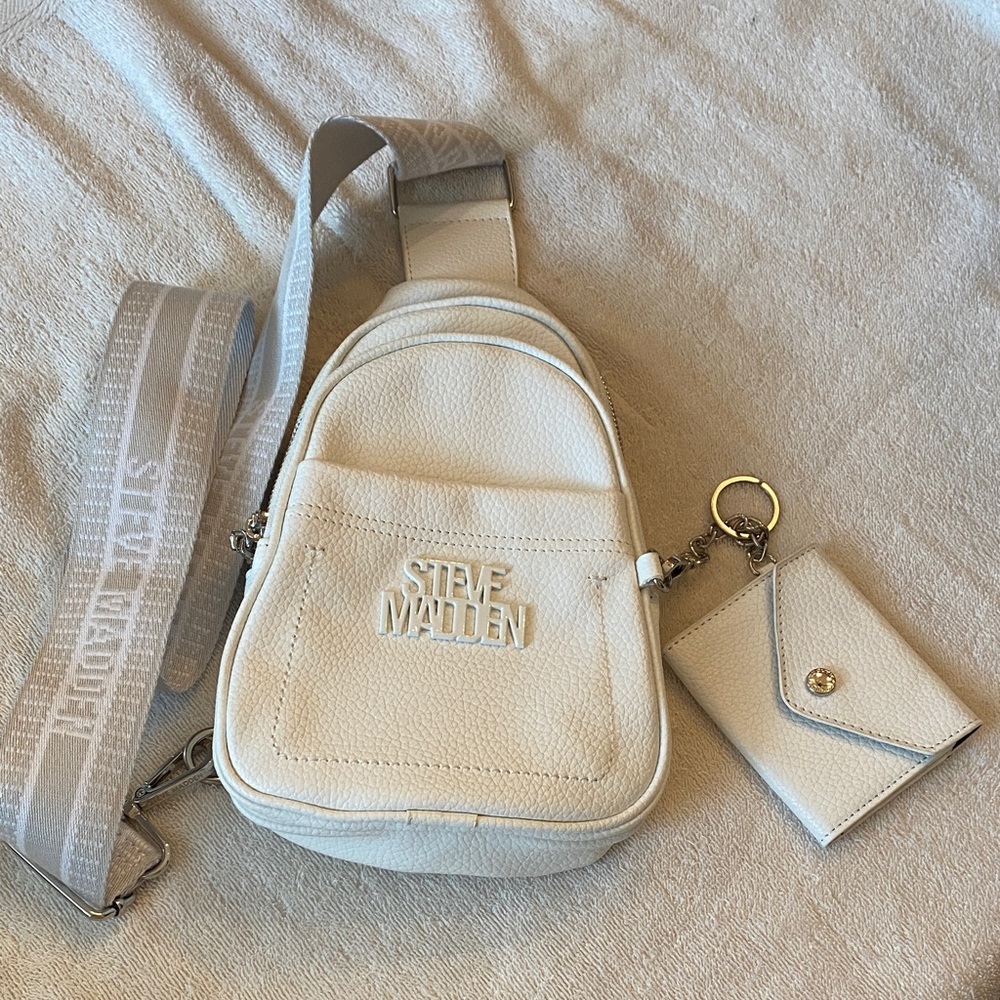 Steve Madden White Crossbody Bag with Cardholder
